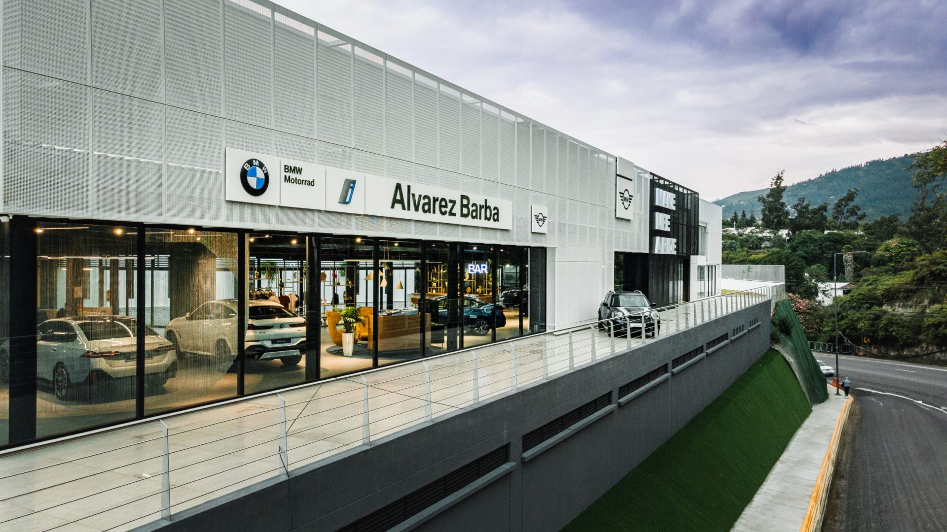 ABSA SHOWROOM-11 (1) ABSA SHOWROOM-11 (1)